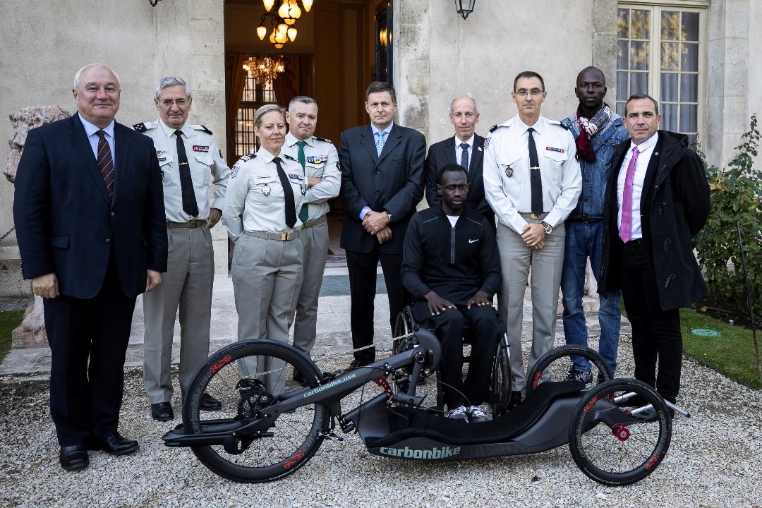 Remise d’un handbike à un ancien légionnaire (29 septembre 2022)