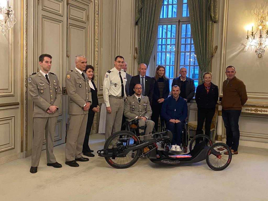 Remise d’un handbike a un blessé du 503e RT (2 décembre 2022)